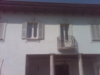 Serramento con cornici barocco+griglia alluminio