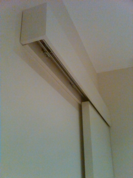 particolare mantovana porta